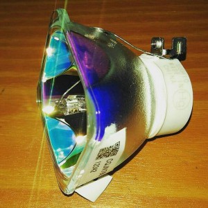 NP15LP (Lampu Proyektor Original)