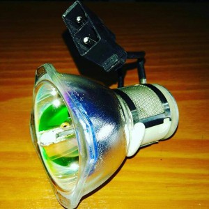 TLPLV7 (Lampu Proyektor Original)